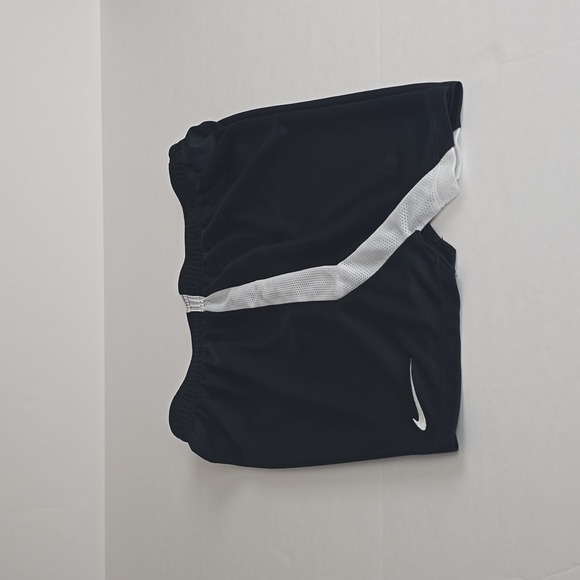Youth Nike Shorts - Picture 1 of 6